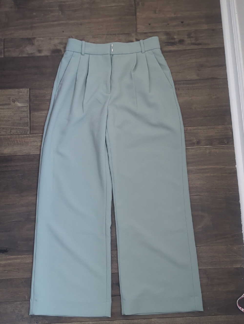 Avwrctombie & Fitch High-Waist Wide Leg Pants in Light Sage Green 26/2